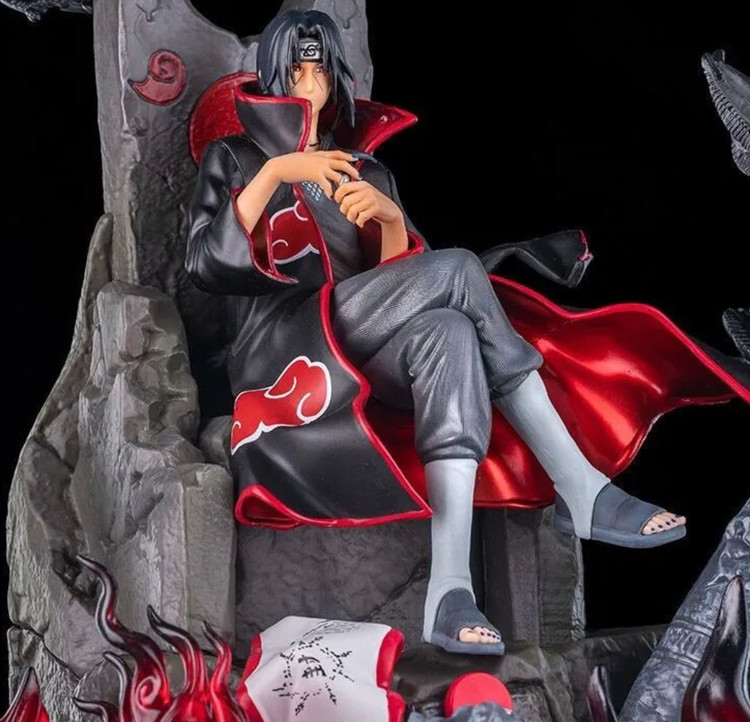 فیگور ایتاچی روی صندلی از انیمه ناروتو