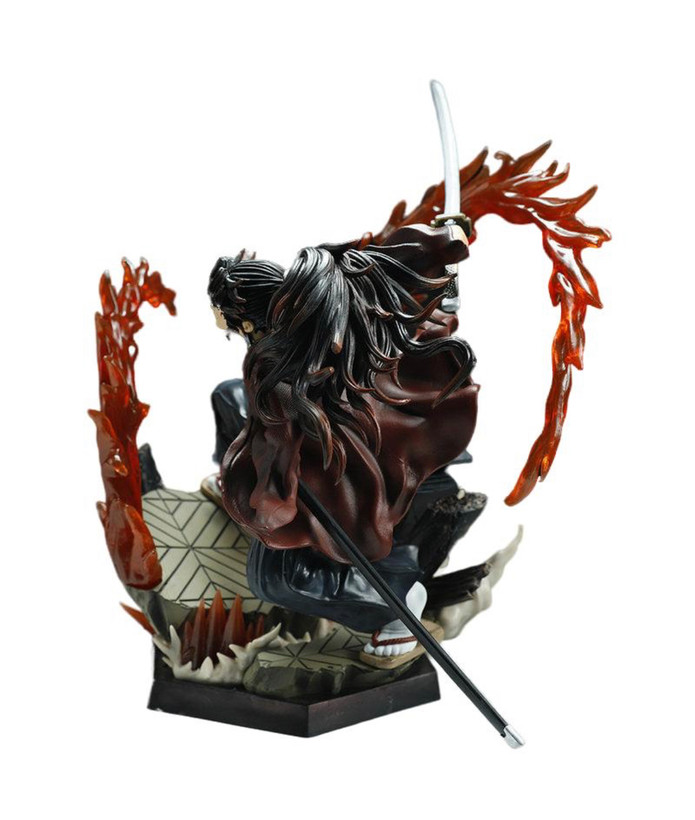 فیگور یوریچی درحال حمله از انیمه شیطان کش